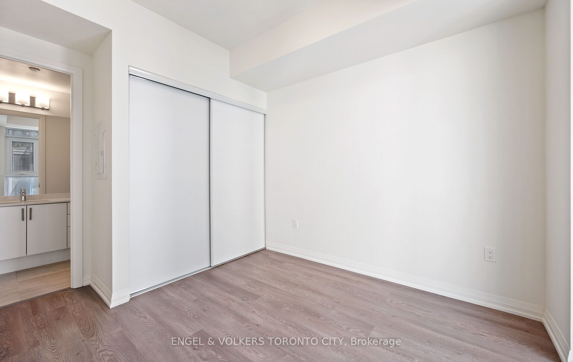 8960 Jane Street 1603 Property Photo 24
