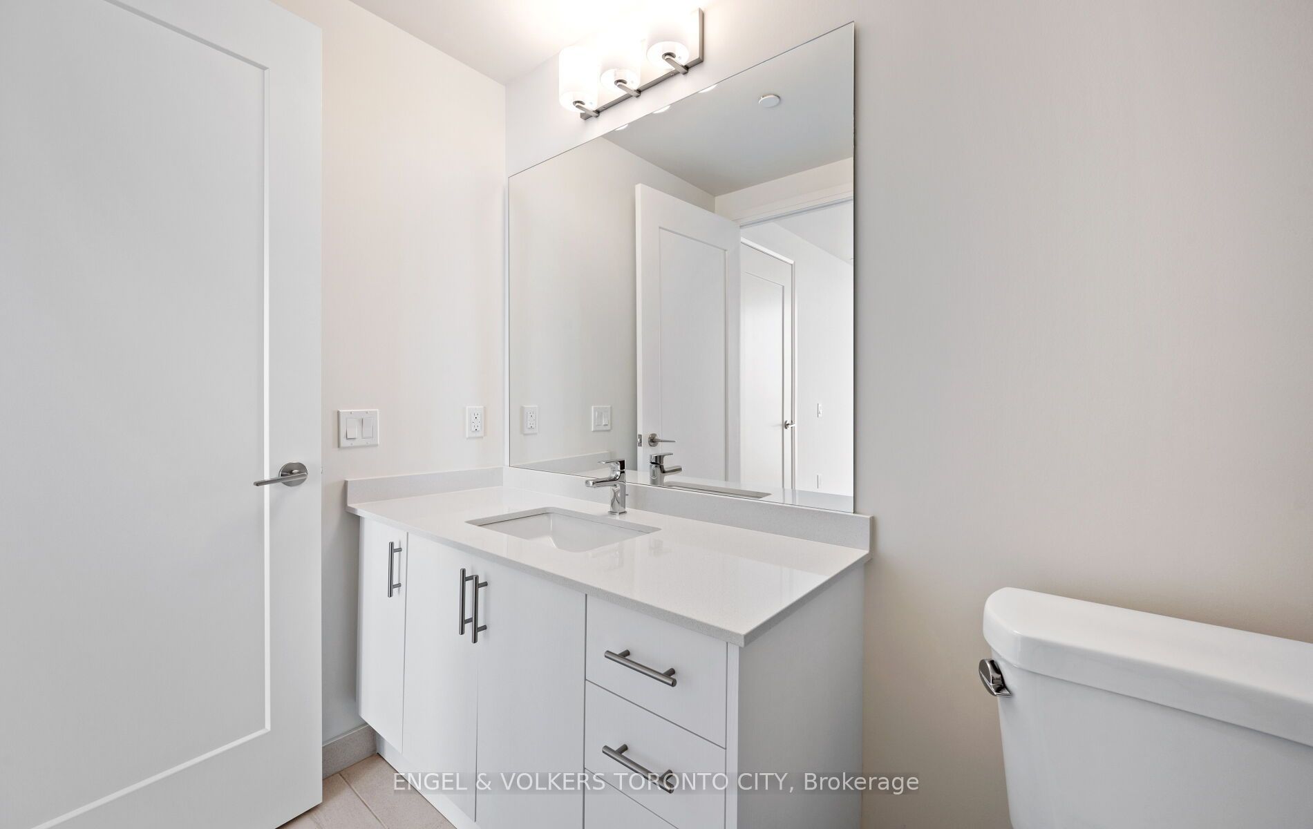 8960 Jane Street 1603 Property Photo 28