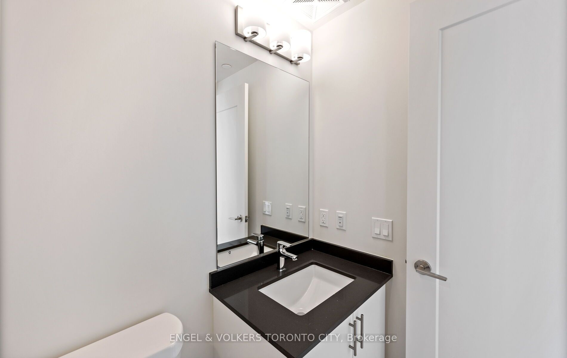 8960 Jane Street 1603 Property Photo 39