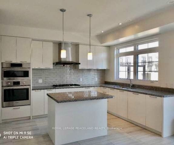 19 Frank Charlton Avenue Property Photo 1