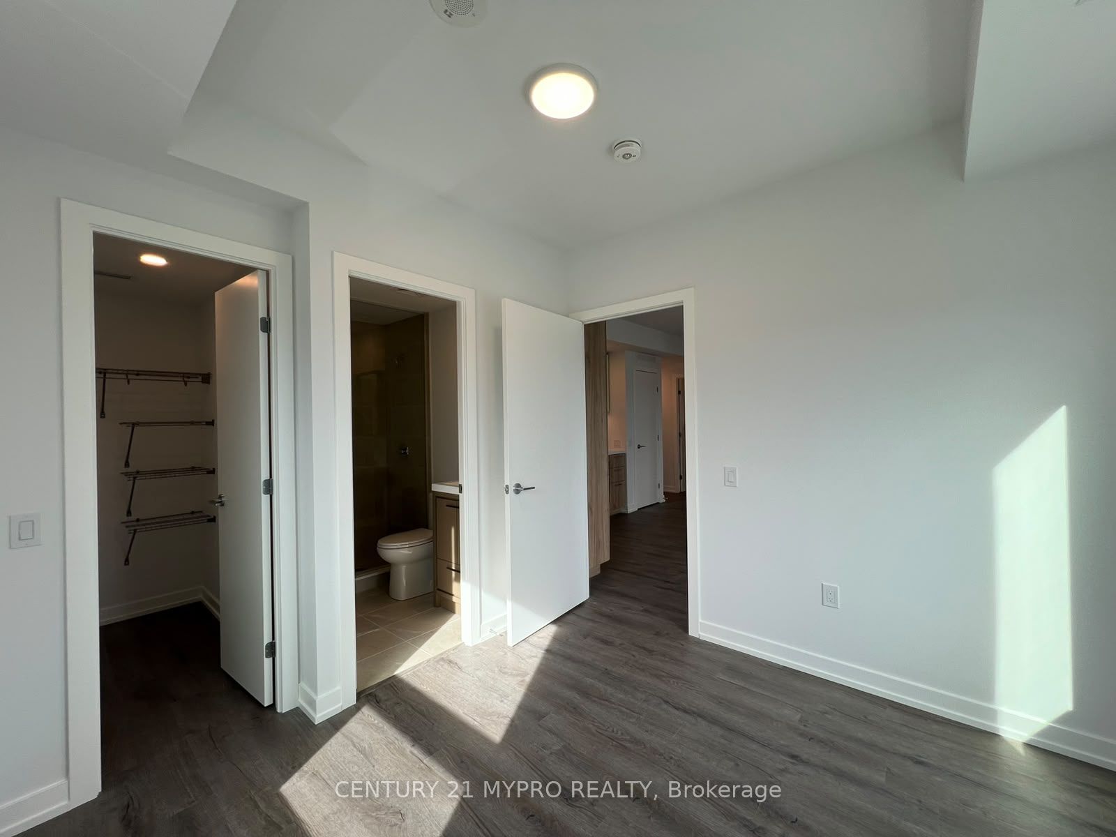 21 Meadowdale Road 2202 Property Photo 21