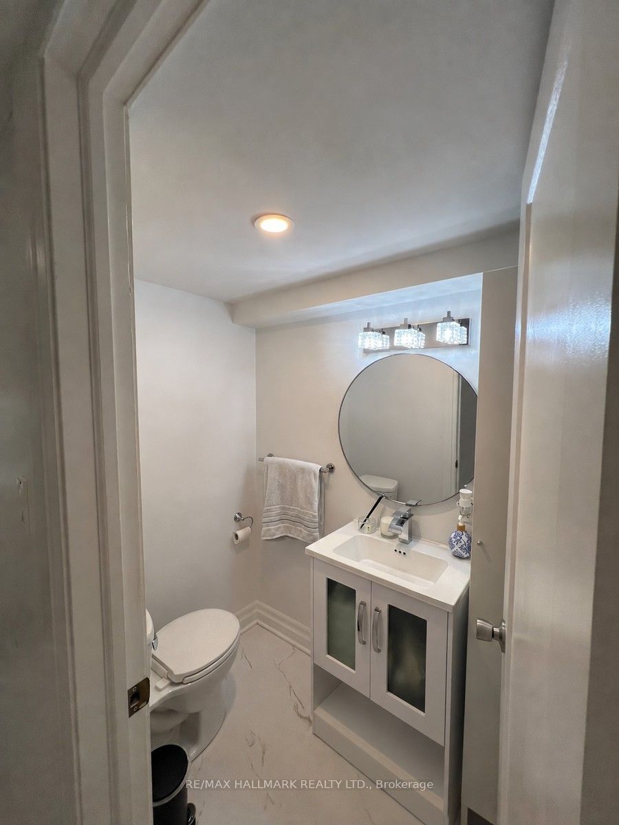 36 Fergus Avenue N Property Photo 8