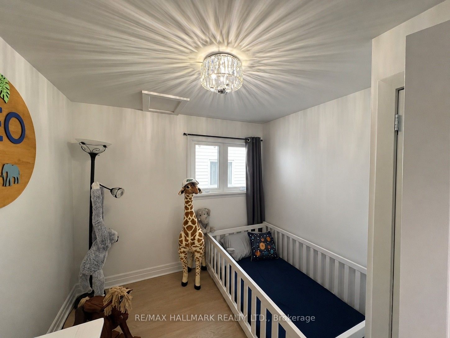 36 Fergus Avenue N Property Photo 9