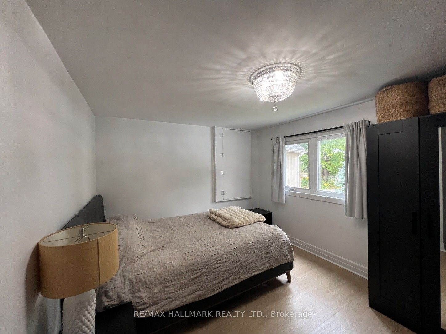 36 Fergus Avenue N Property Photo 10
