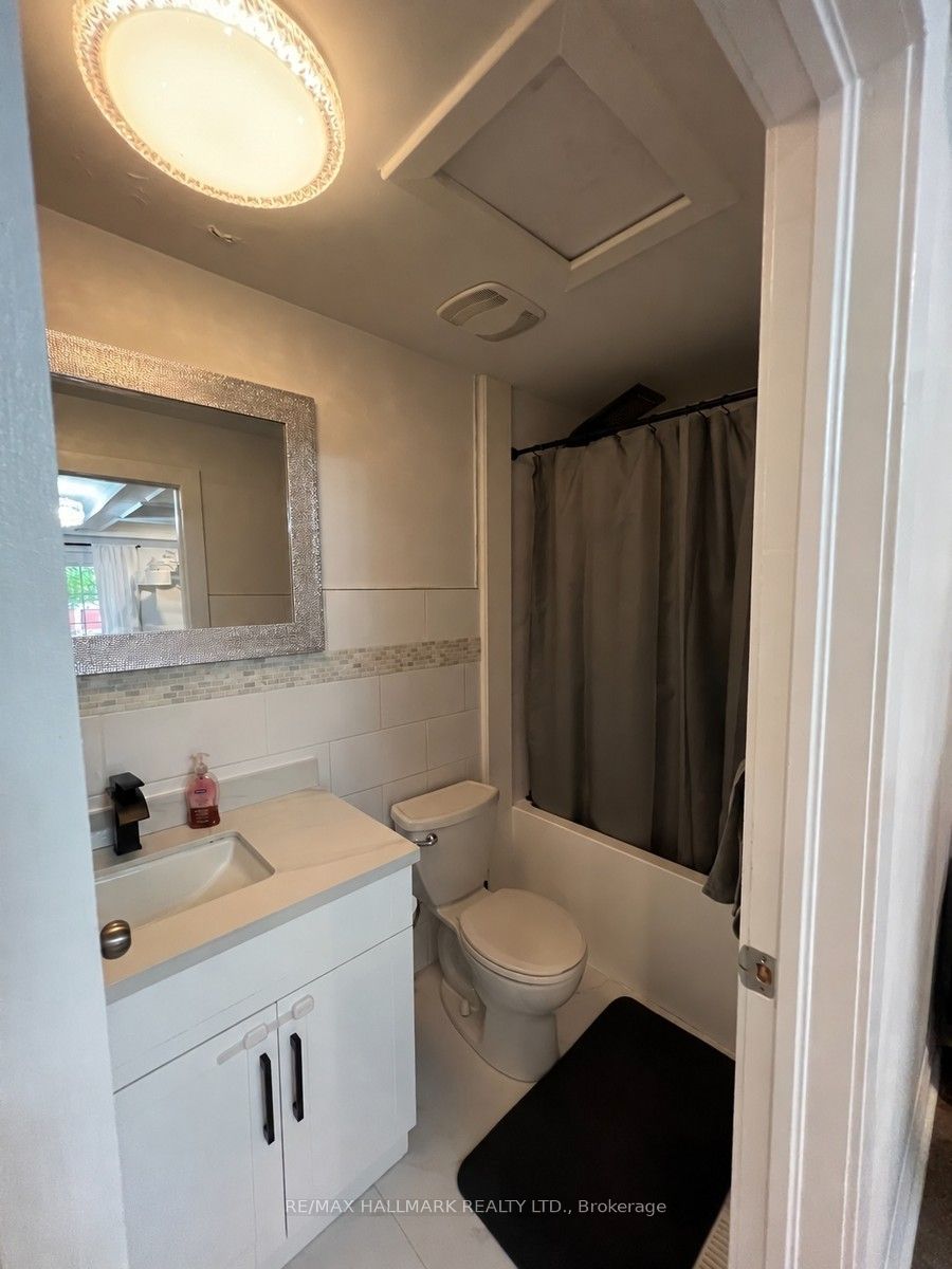 36 Fergus Avenue N Property Photo 11