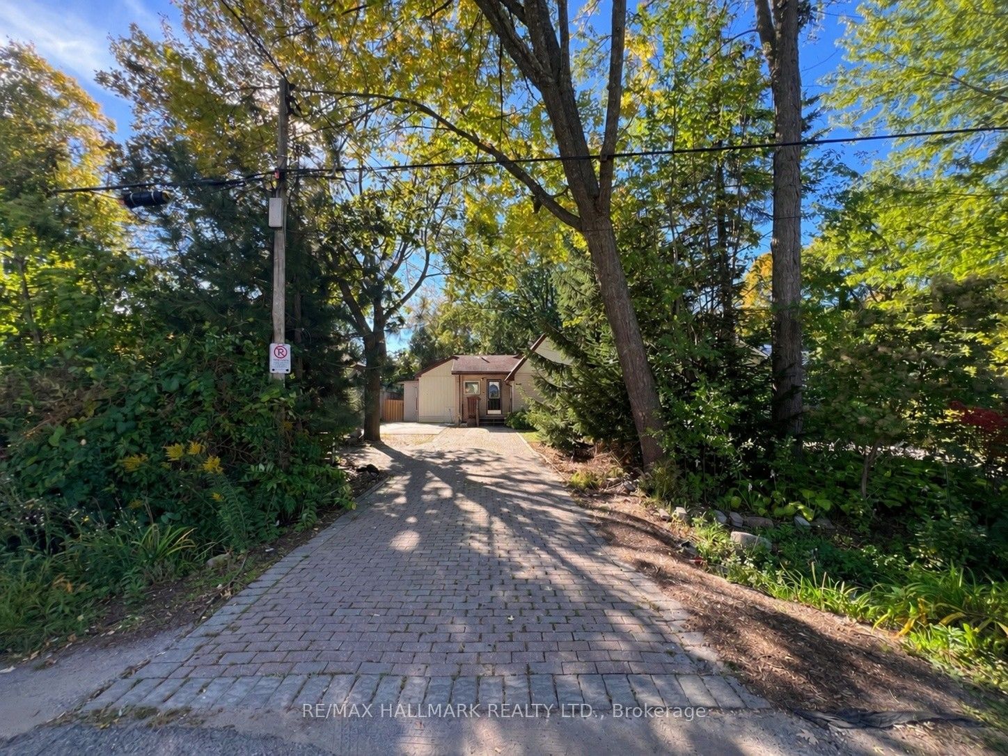 36 Fergus Avenue N Property Photo 14