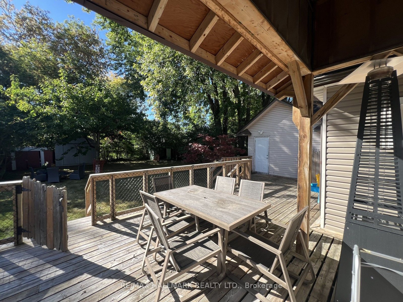 36 Fergus Avenue N Property Photo 15