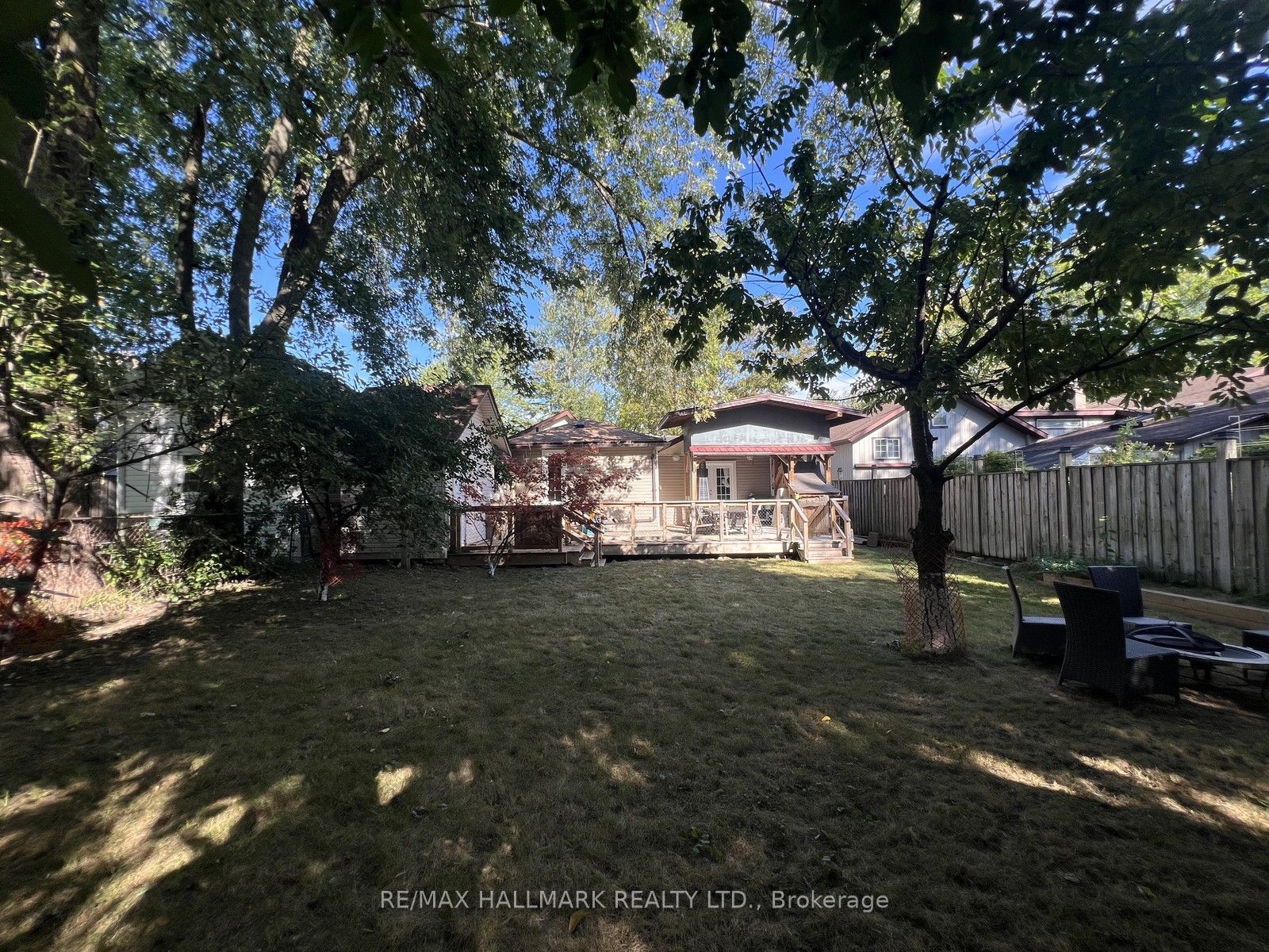 36 Fergus Avenue N Property Photo 17