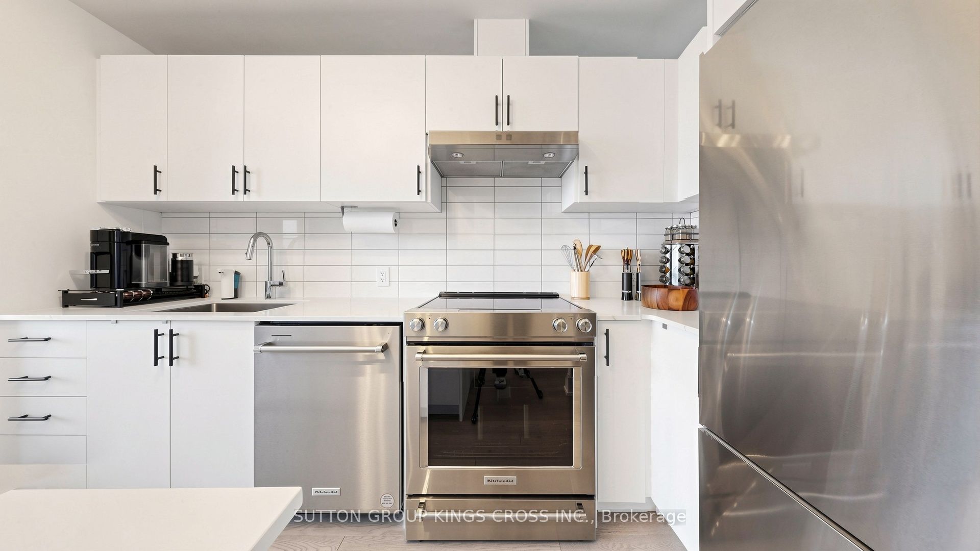 9000 Jane Street 2514 Property Photo 11