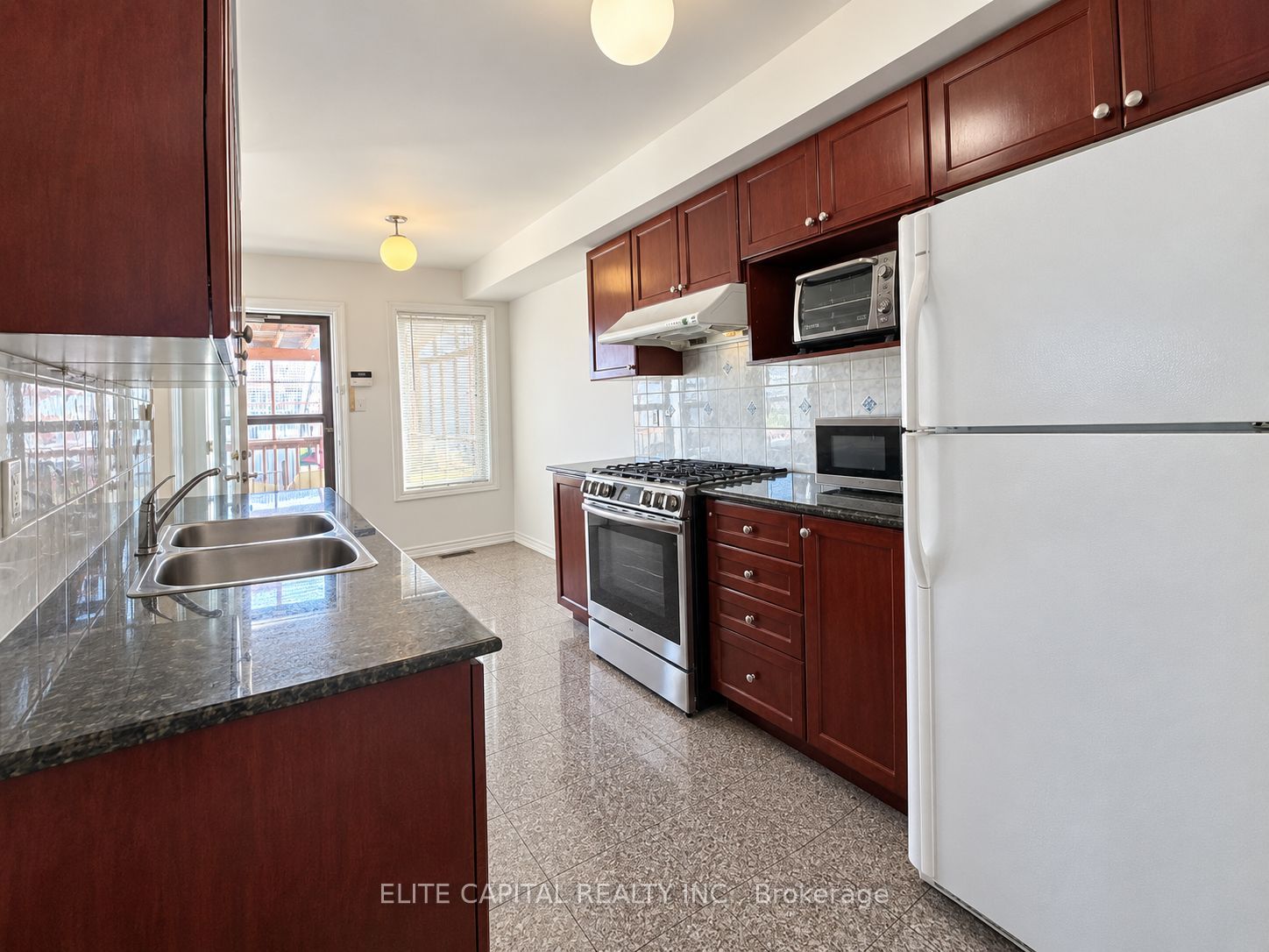 195 South Unionville Avenue Property Photo 7