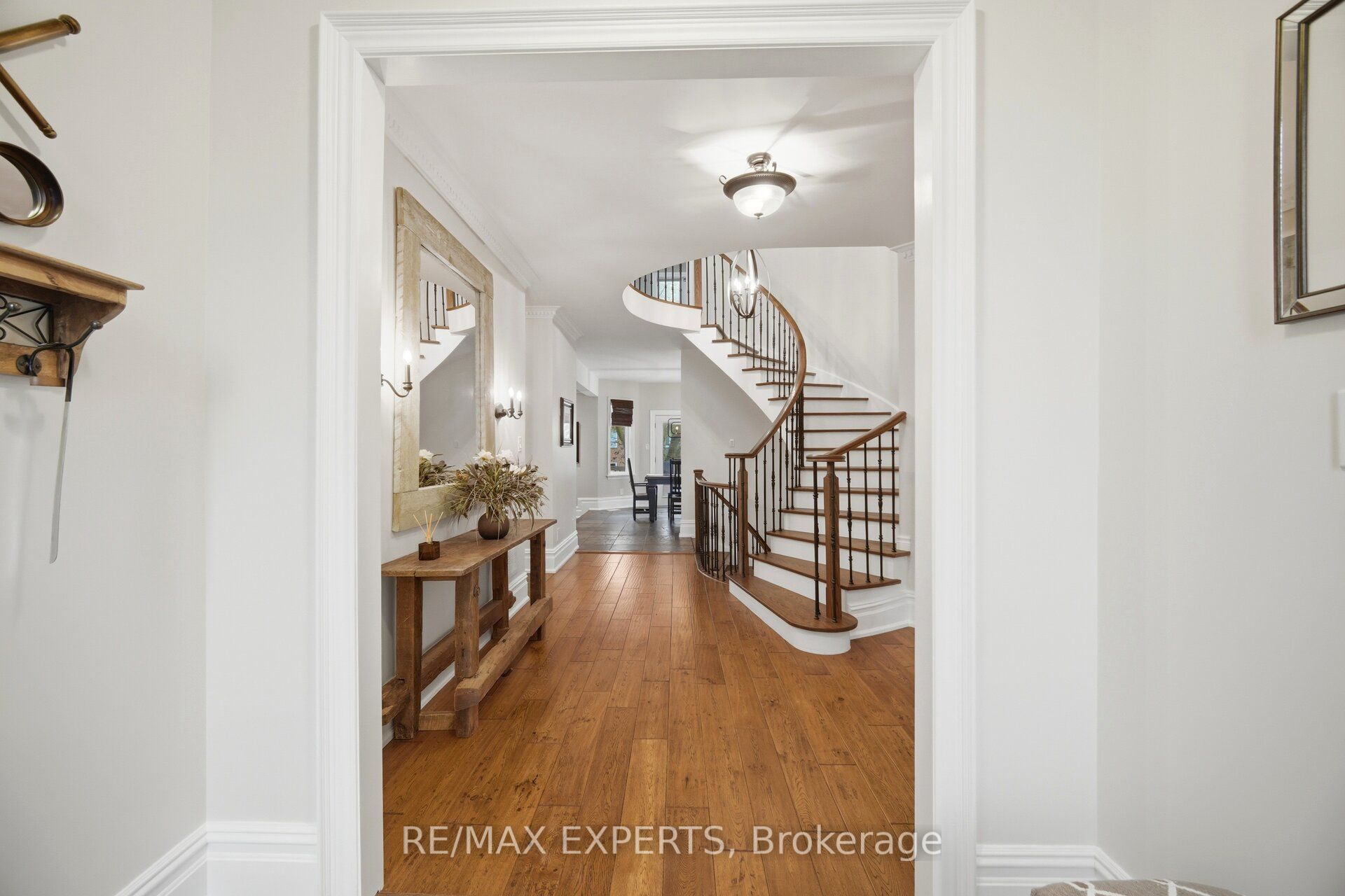 904 Damascus Court Property Photo 7