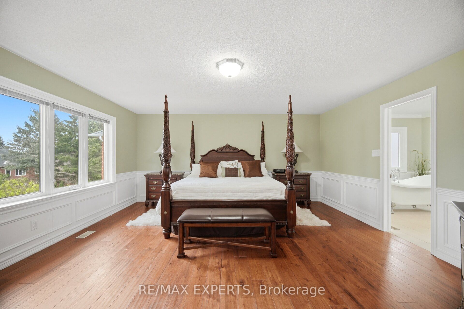 904 Damascus Court Property Photo 24