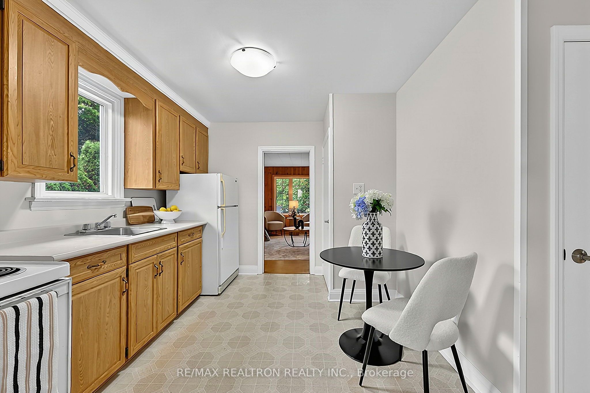 250 Helmer Avenue Property Photo 5