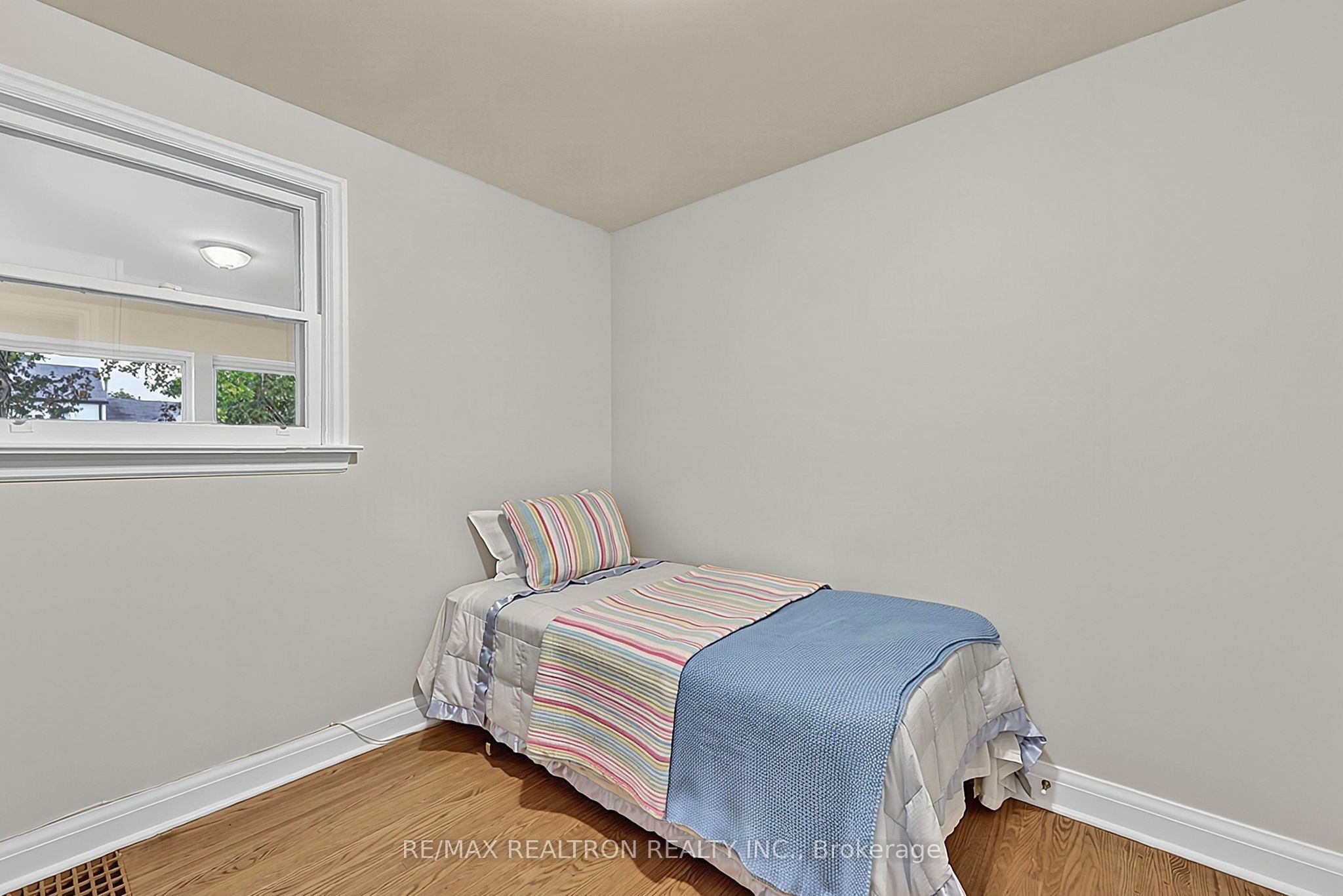 250 Helmer Avenue Property Photo 9