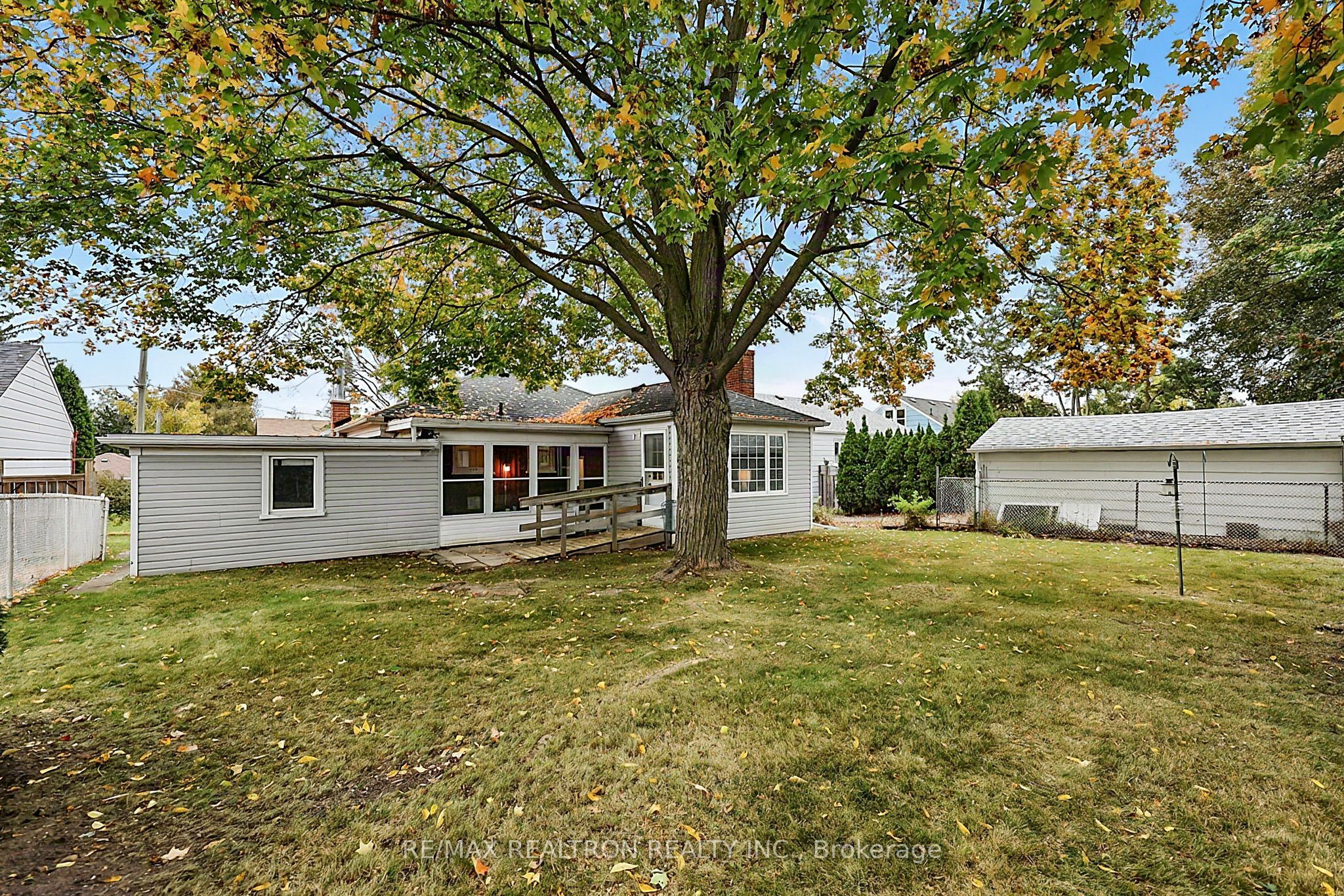 250 Helmer Avenue Property Photo 15