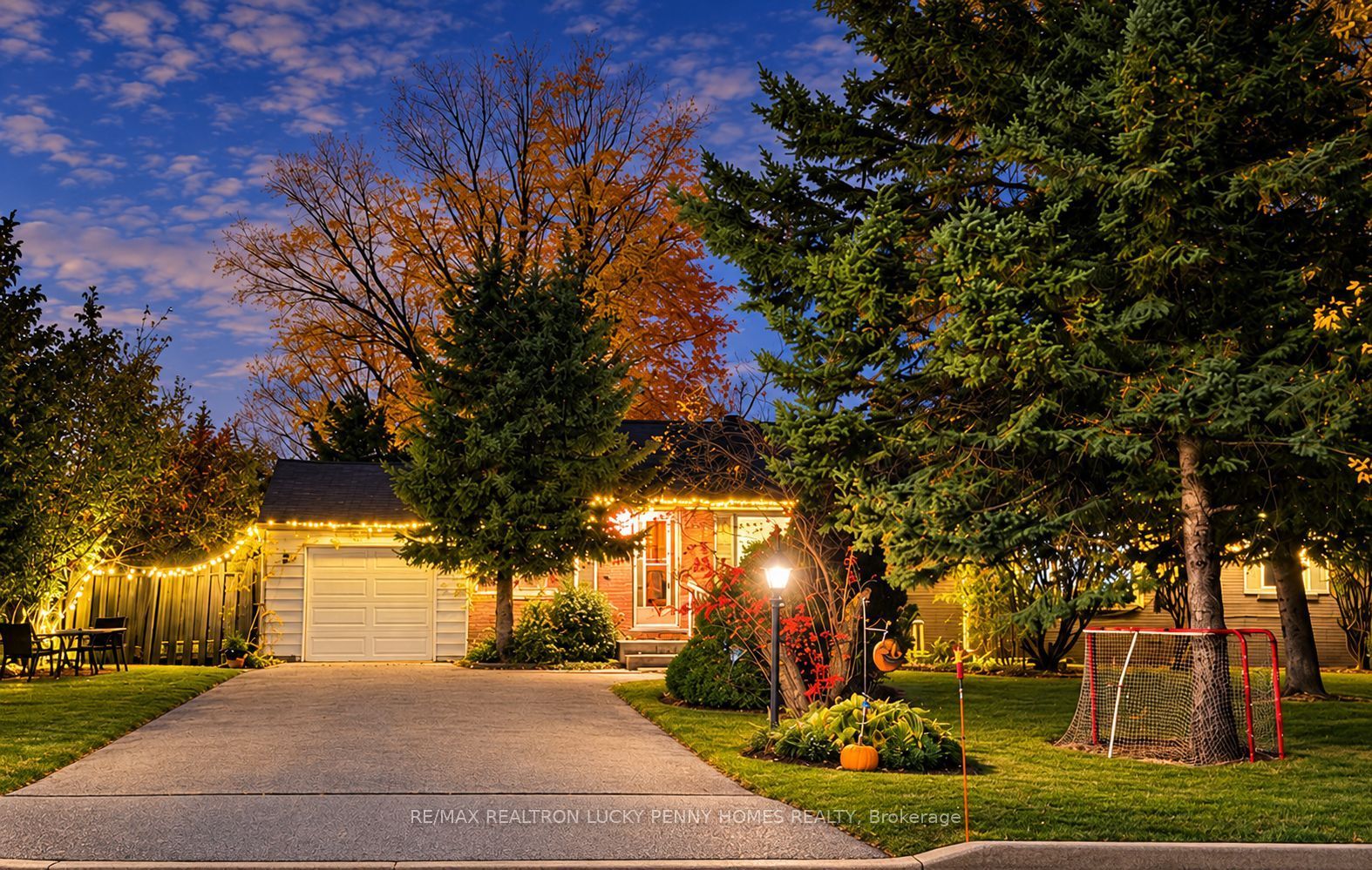 11 Lunar Crescent Property Photo 1