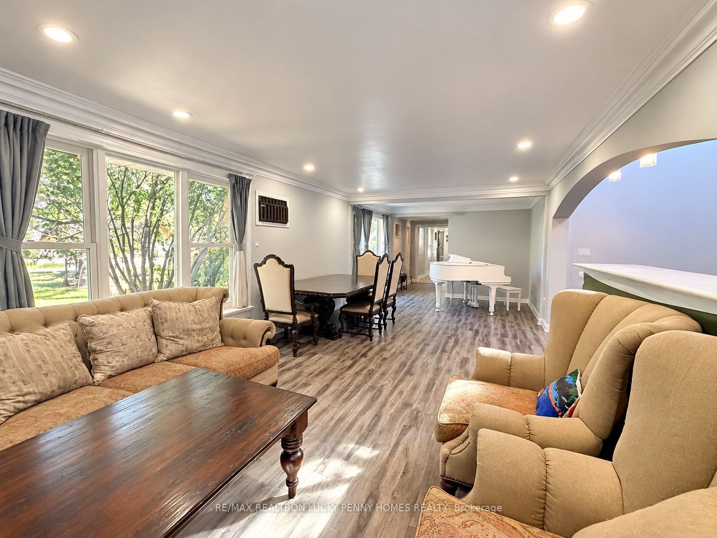 11 Lunar Crescent Property Photo 3
