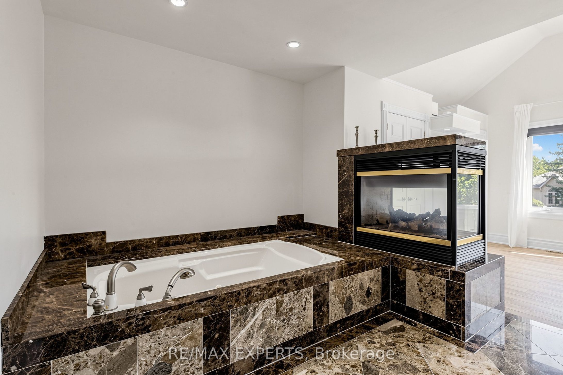 64 Humberwood Gate Property Photo 32