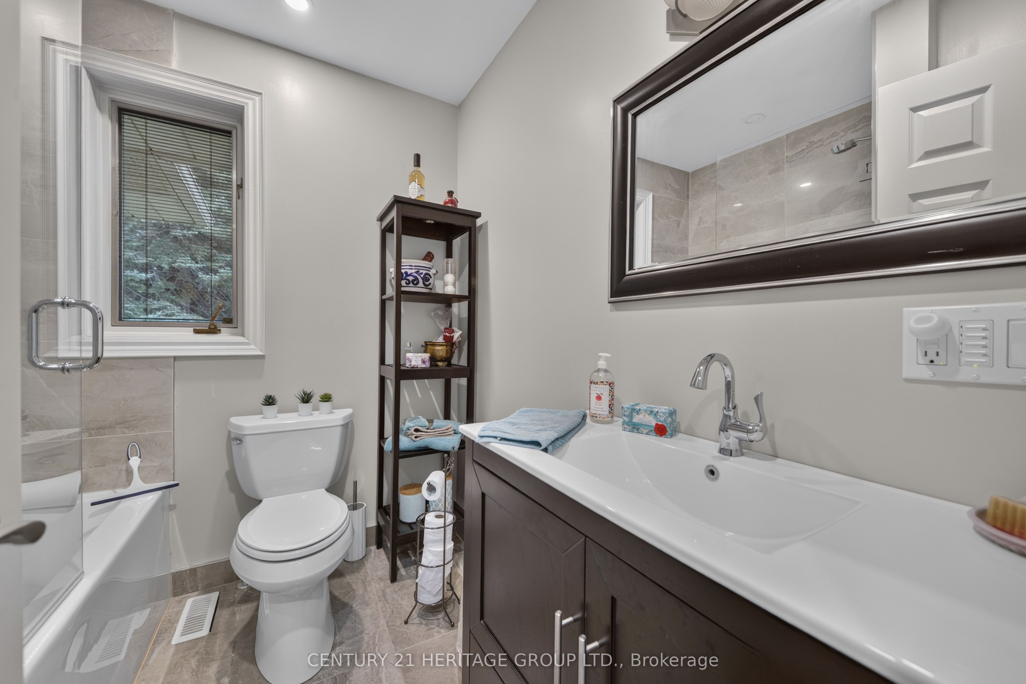 1 Arthur Evans Crescent Property Photo 28
