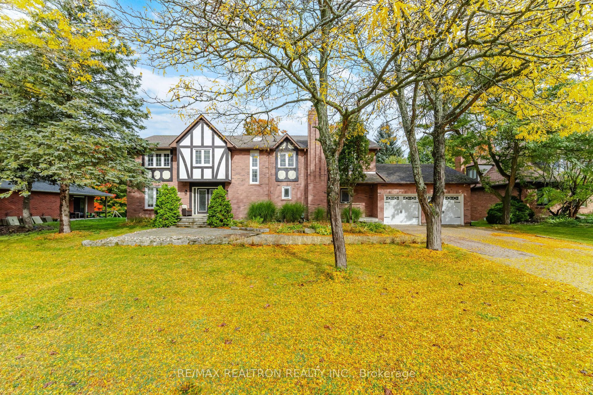 80 East Humber Drive Property Photo 1