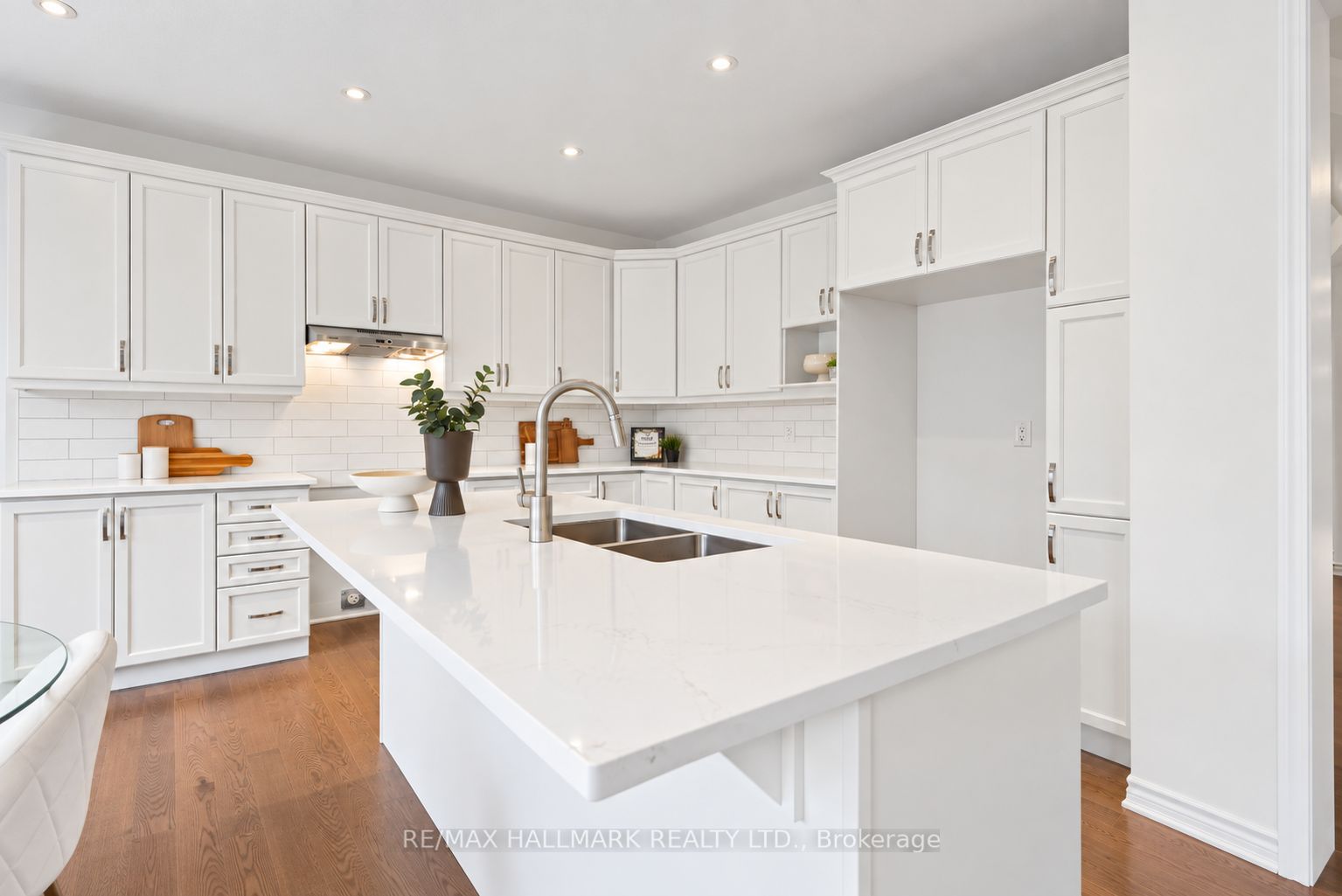 3113 Ireton Street Property Photo 15
