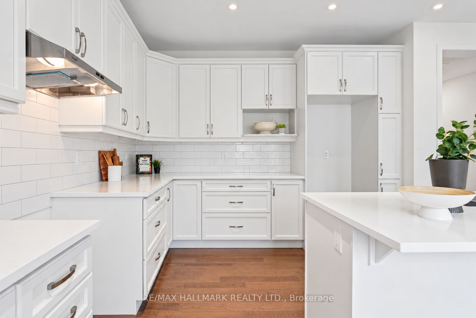 3113 Ireton Street Property Photo 16