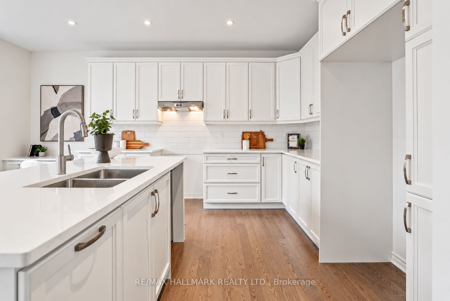 3113 Ireton Street Property Photo 17