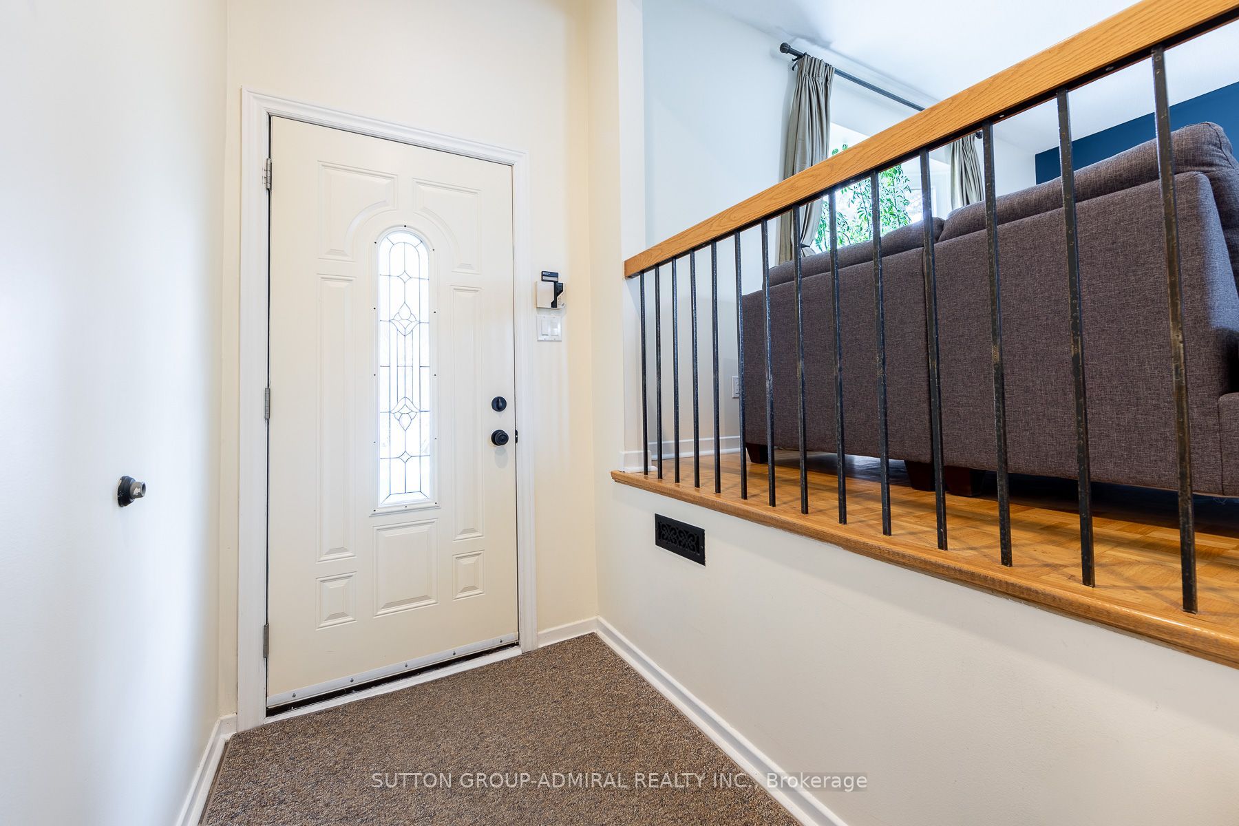 20 Sanderson Crescent Property Photo 4