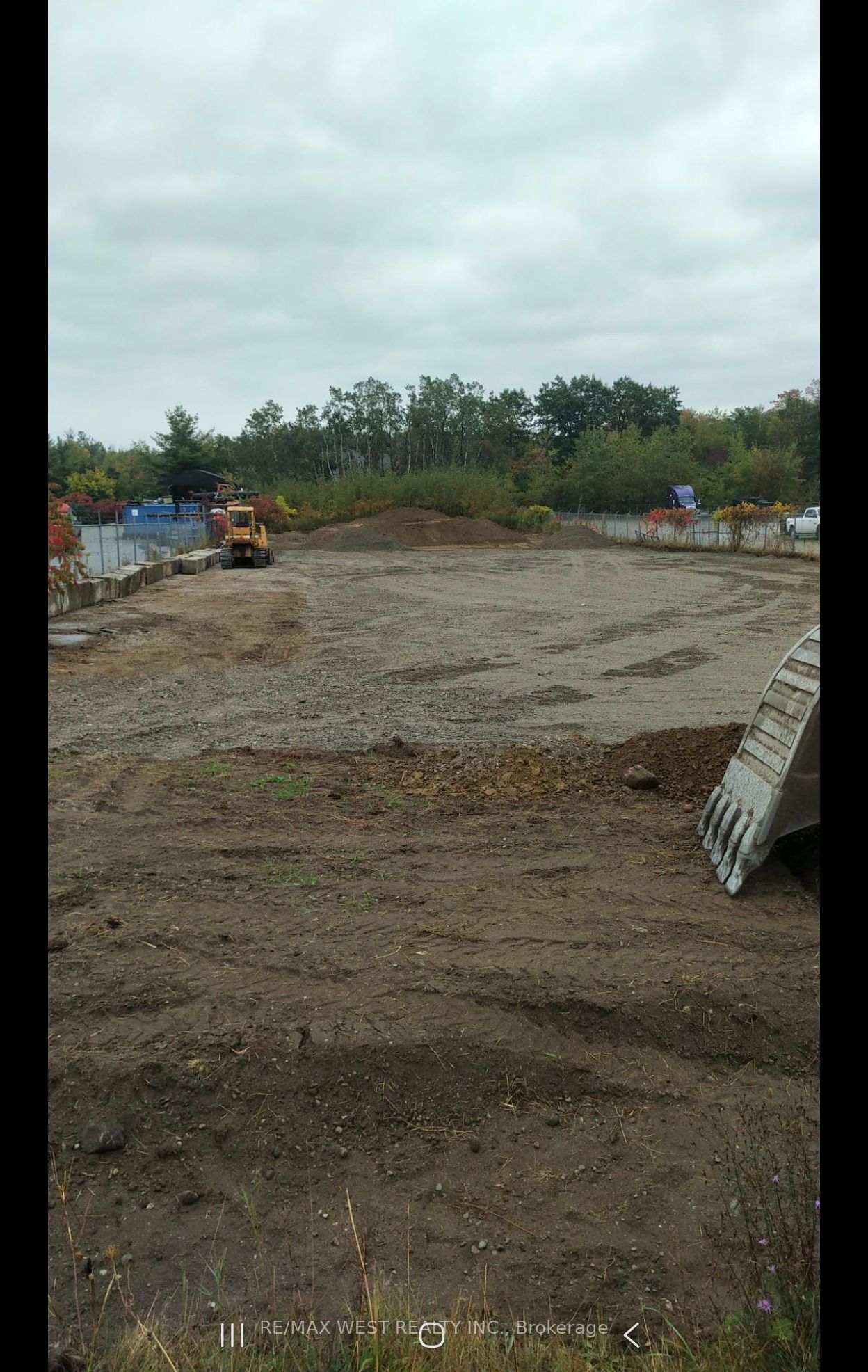 24 Commerce Park Drive Property Photo 1