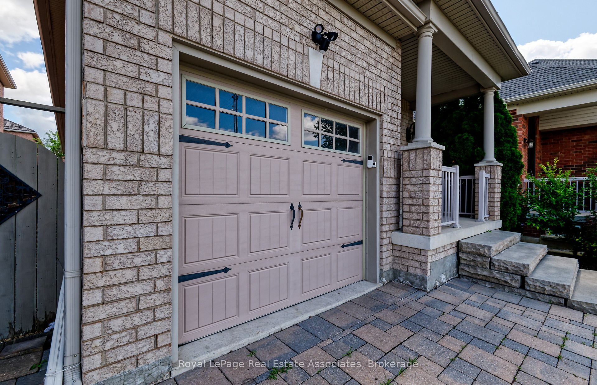 41 Greenview Circle Lower Property Photo 2