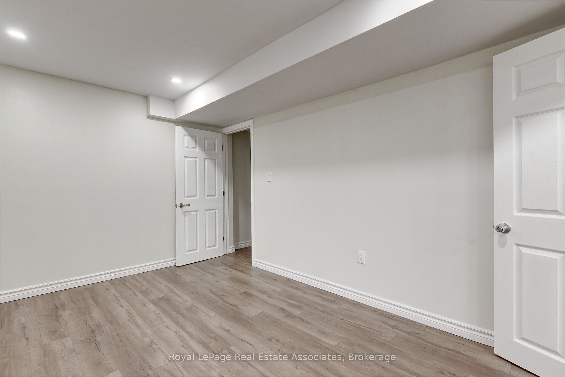 41 Greenview Circle Lower Property Photo 14