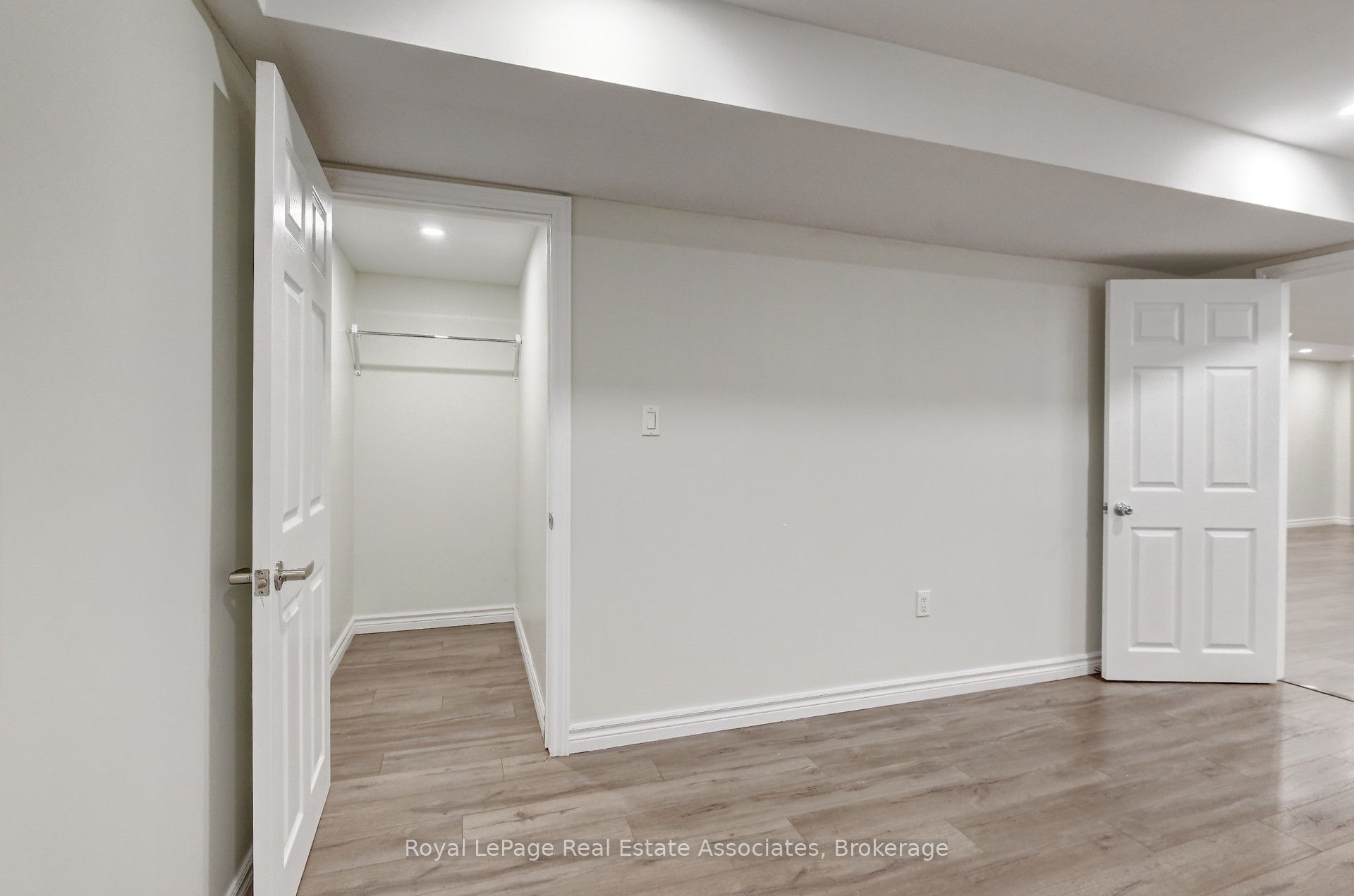 41 Greenview Circle Lower Property Photo 15