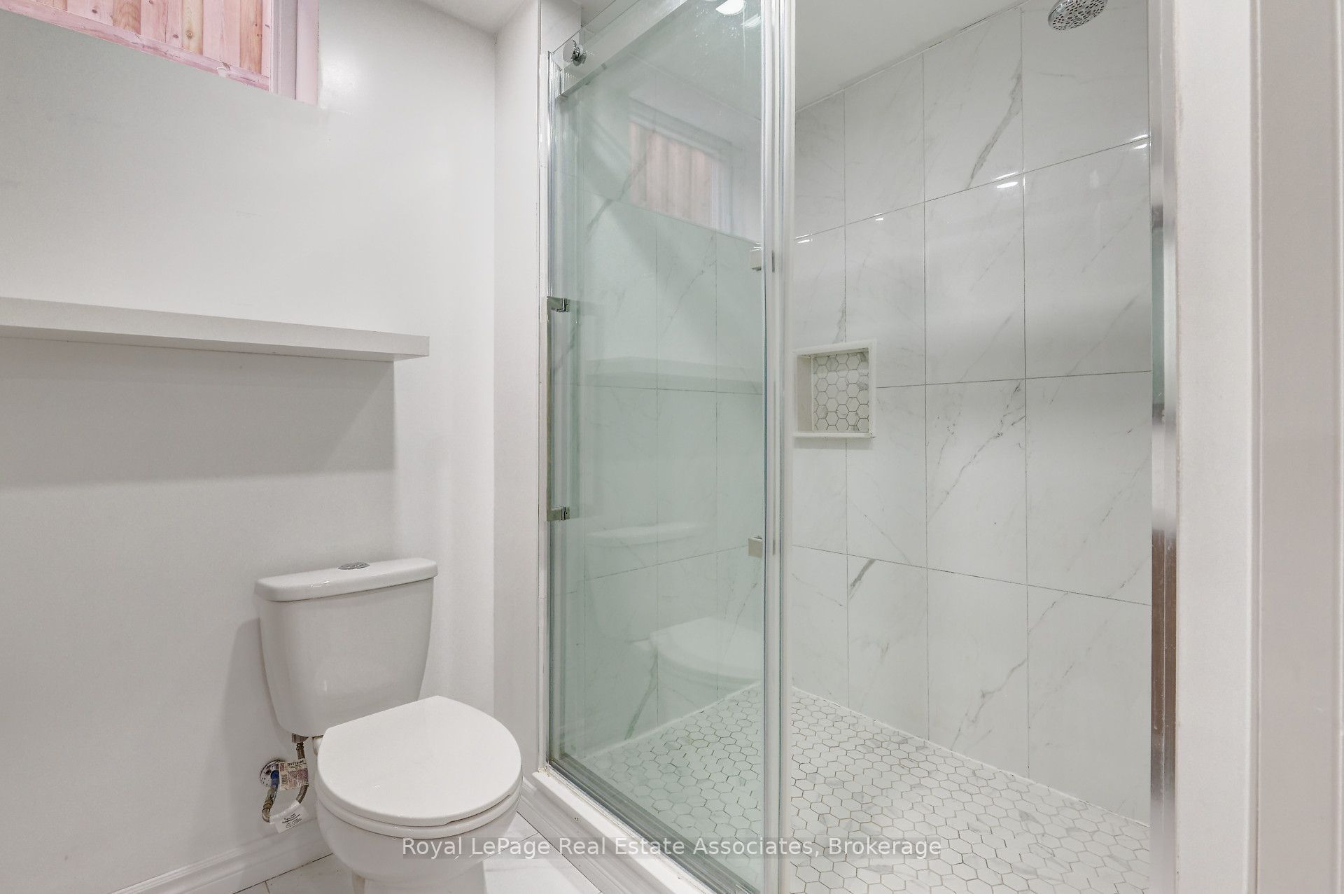41 Greenview Circle Lower Property Photo 21