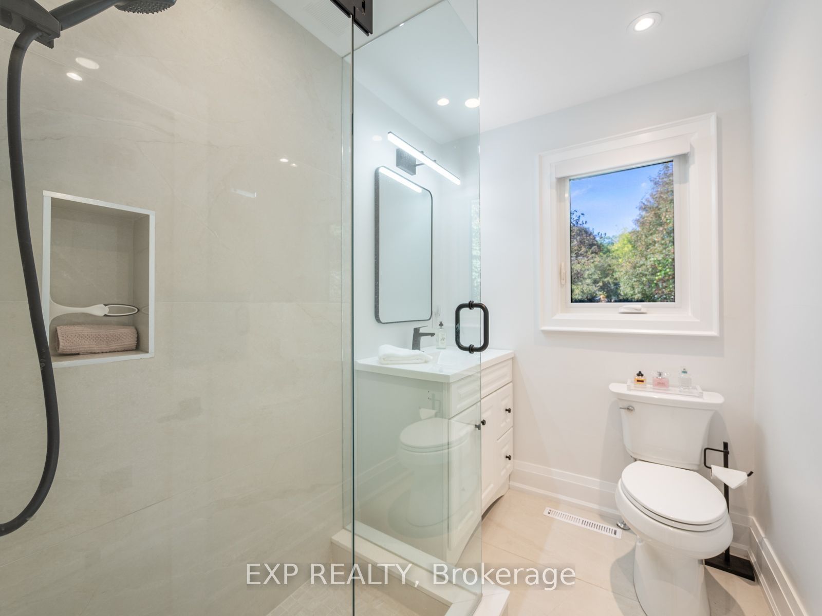 25 Morton Avenue Property Photo 11