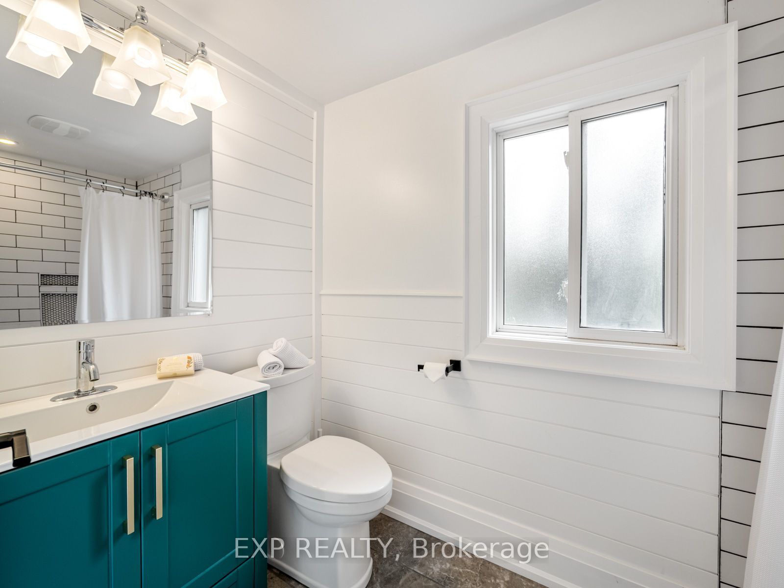 25 Morton Avenue Property Photo 16