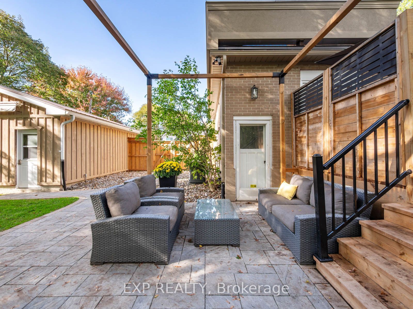 25 Morton Avenue Property Photo 32