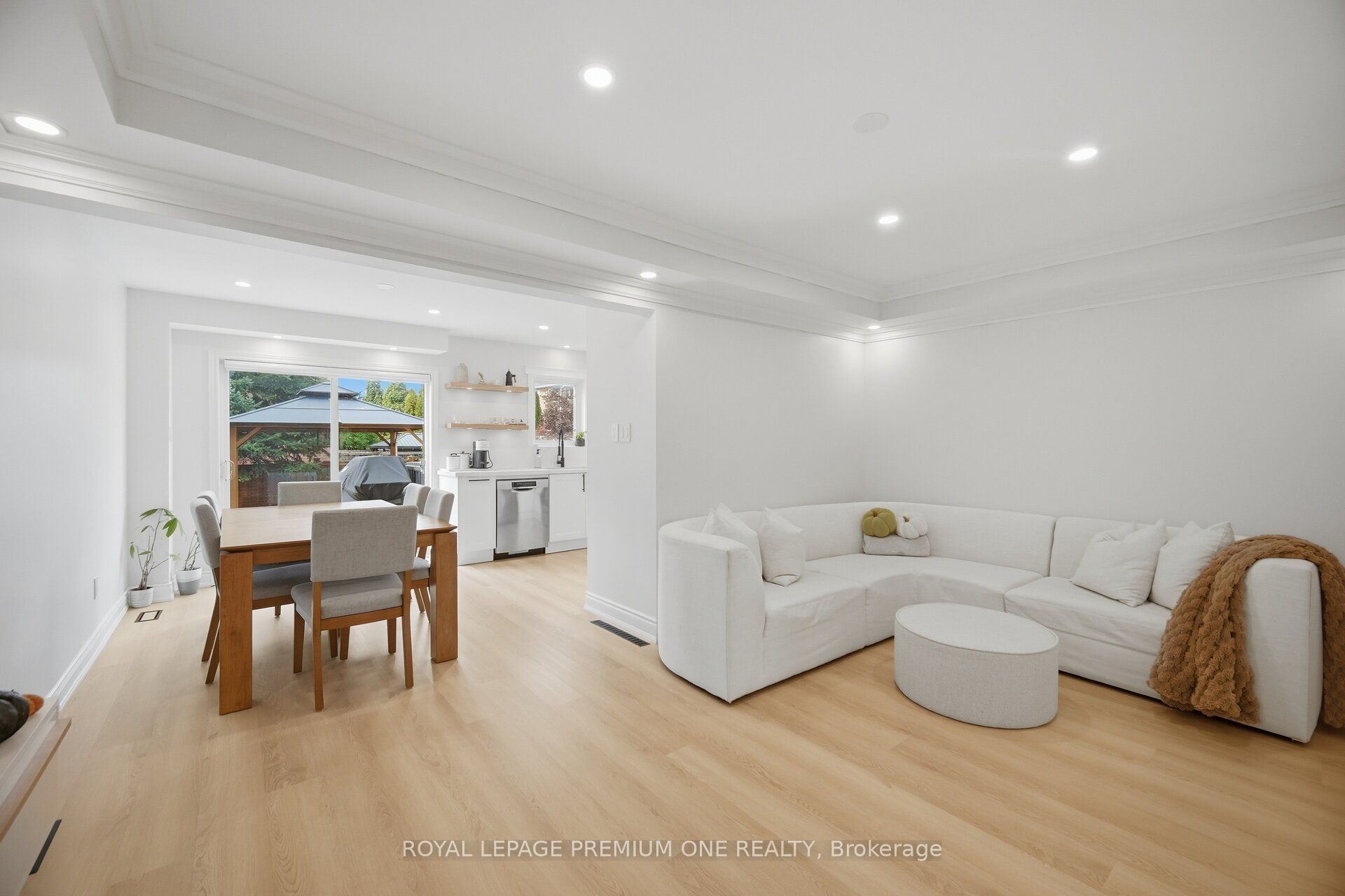 169 Venice Gate Drive Property Photo 10
