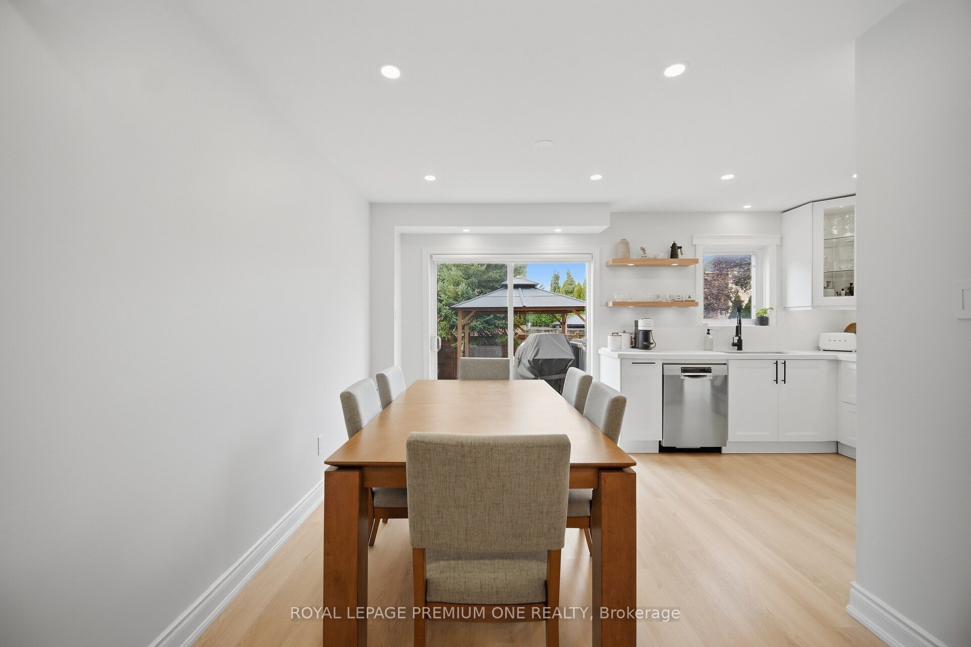 169 Venice Gate Drive Property Photo 11