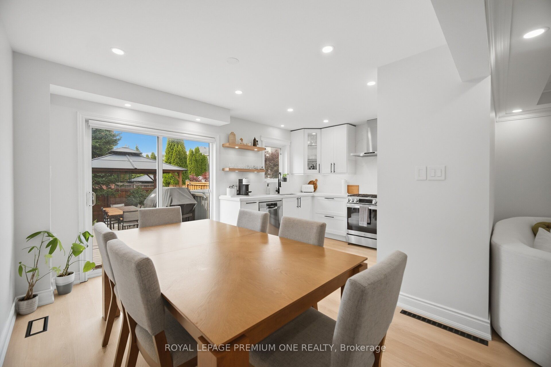 169 Venice Gate Drive Property Photo 13