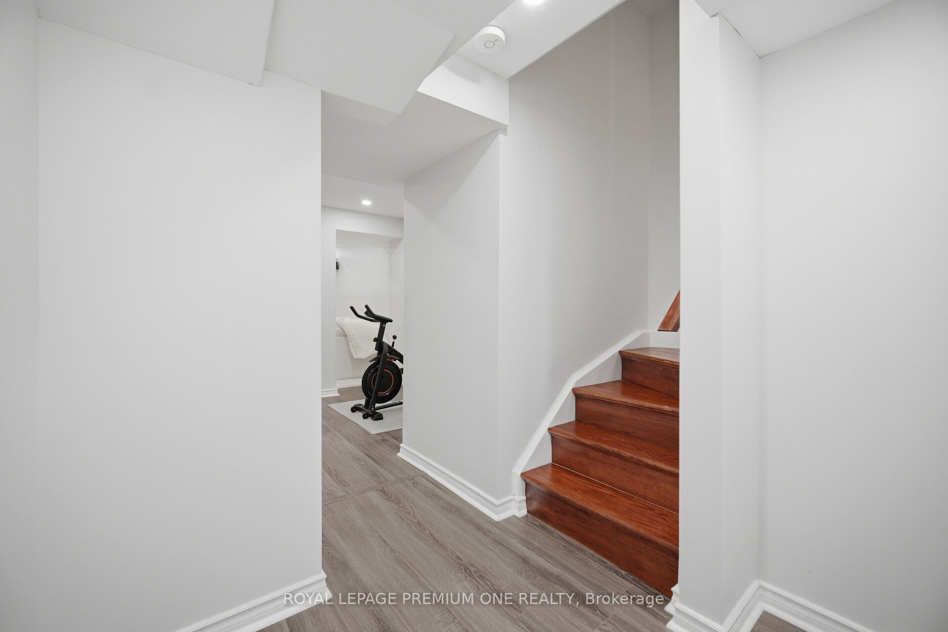 169 Venice Gate Drive Property Photo 34
