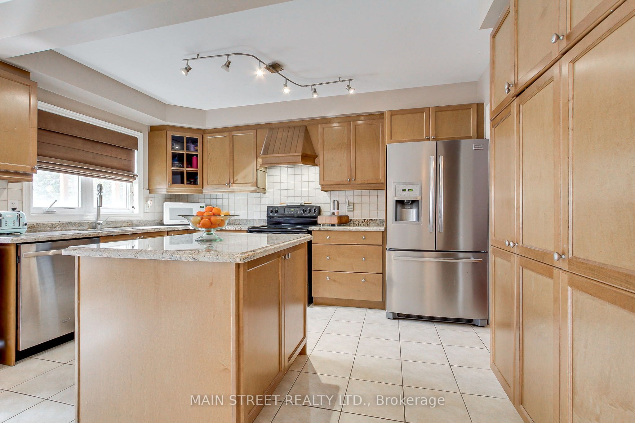 196 Wainscot Avenue Property Photo 10