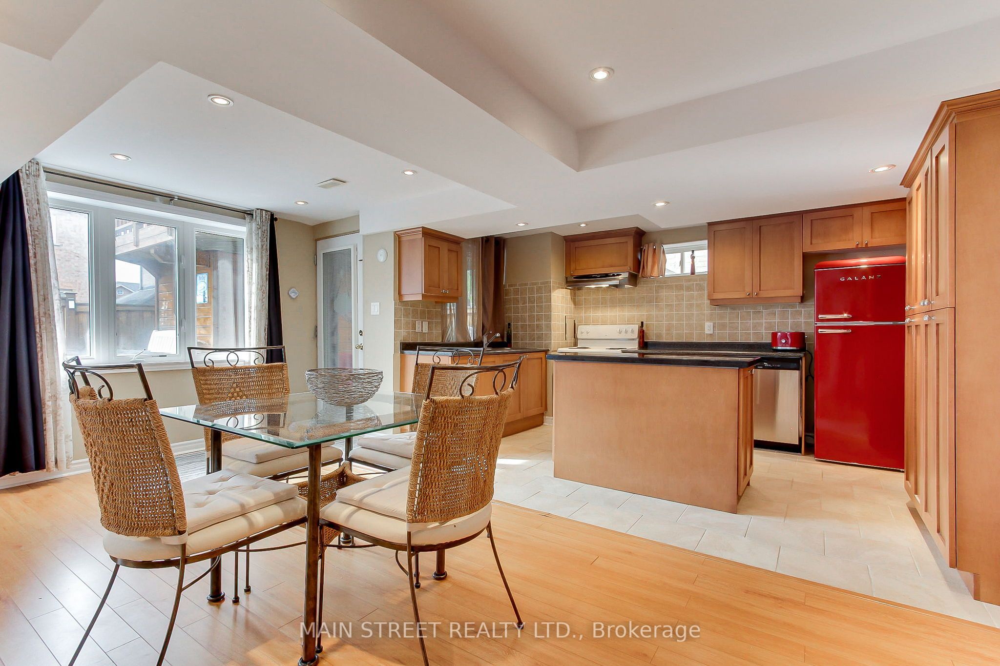 196 Wainscot Avenue Property Photo 28