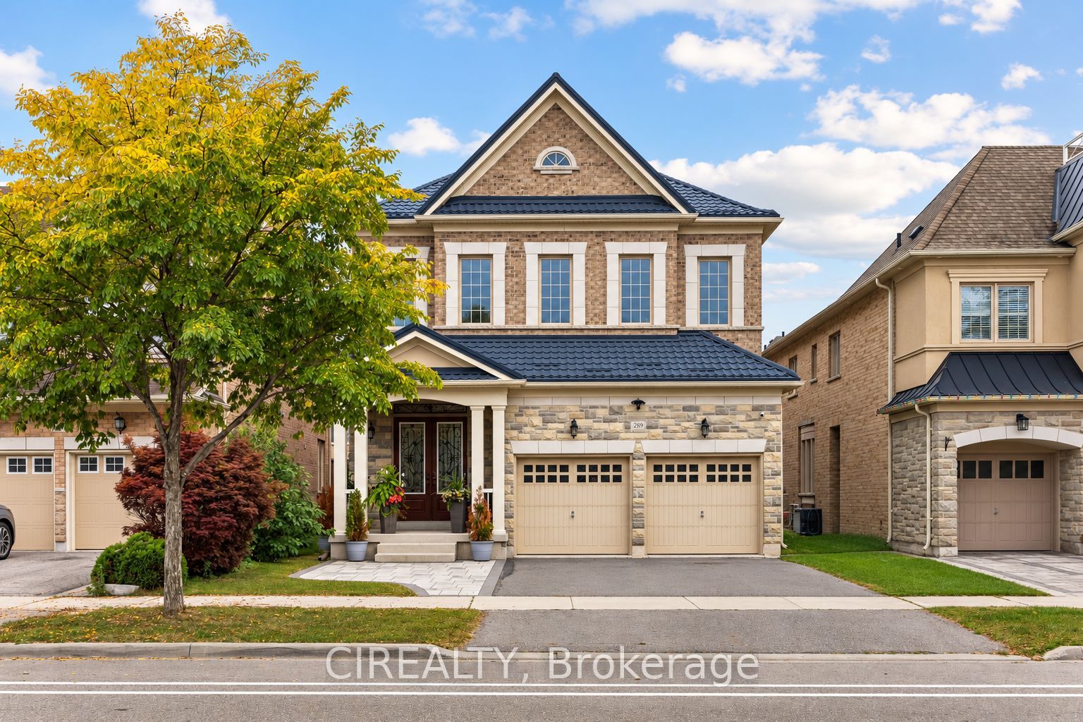 289 Chatfield Drive Property Photo 1