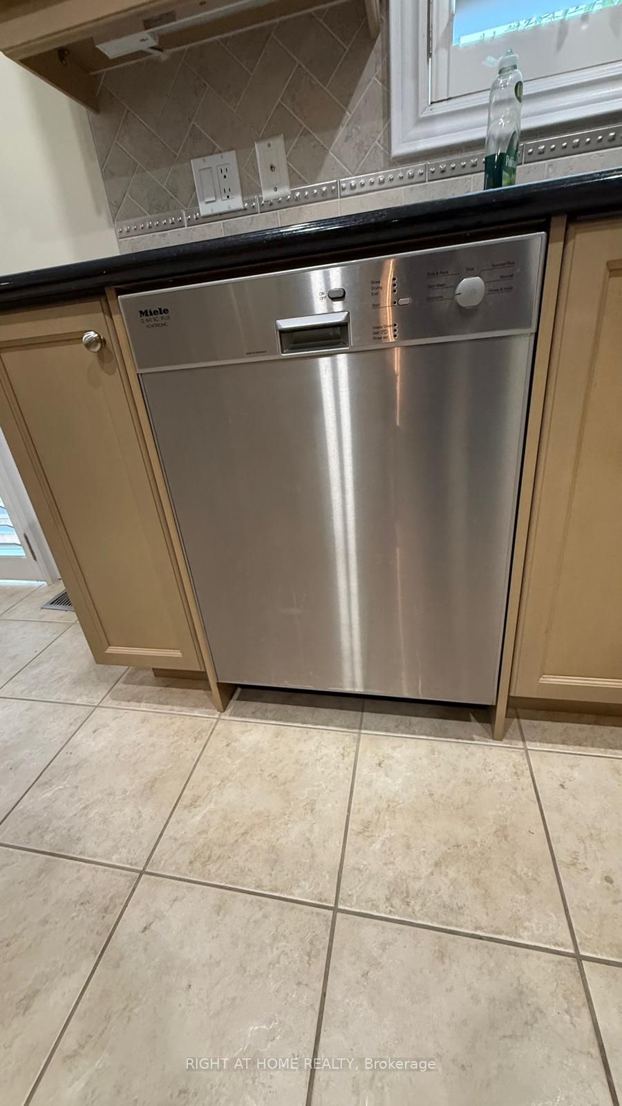 96 Bradgate Drive Property Photo 8