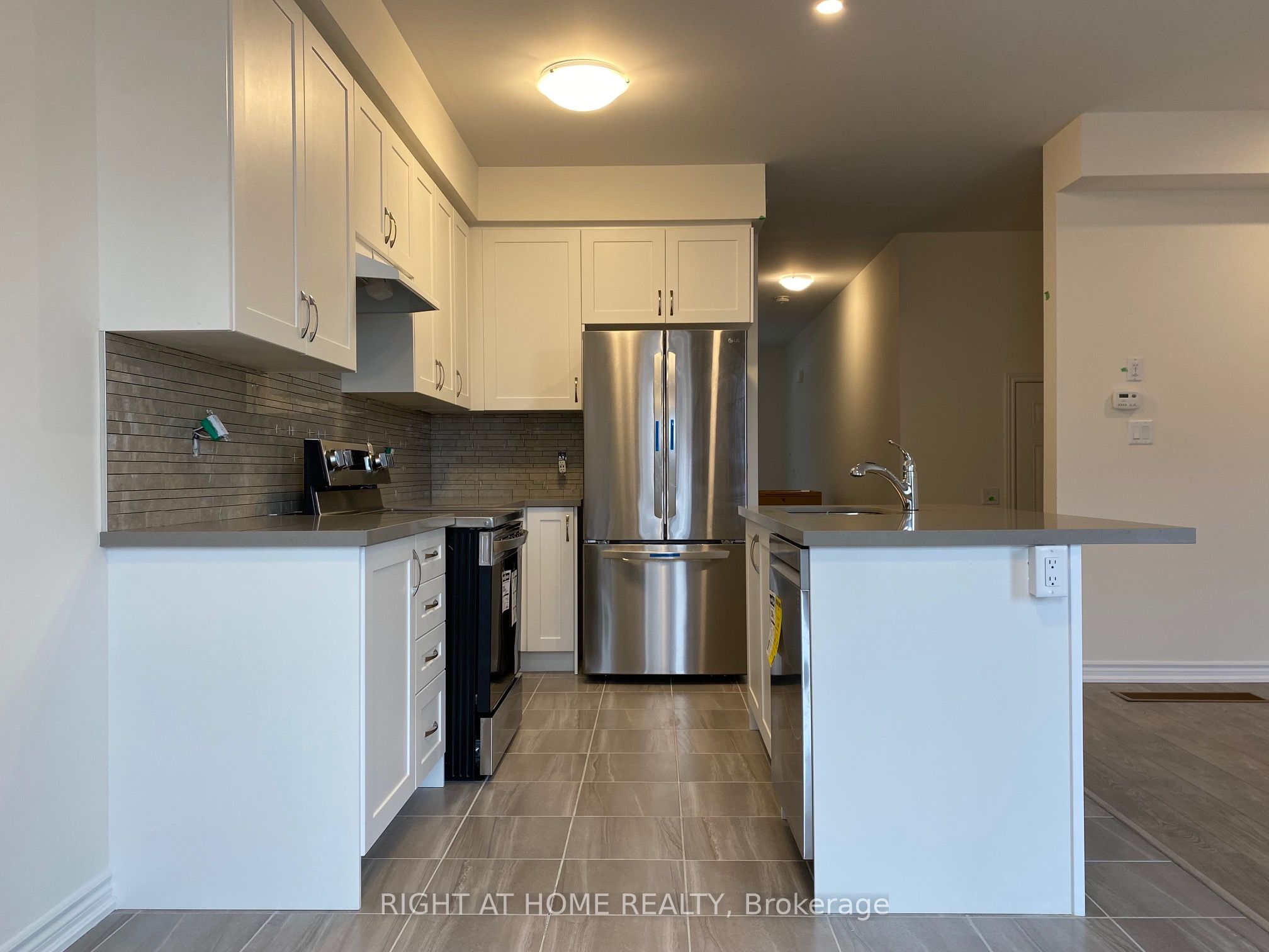 2250 Grainger Loop Property Photo 1