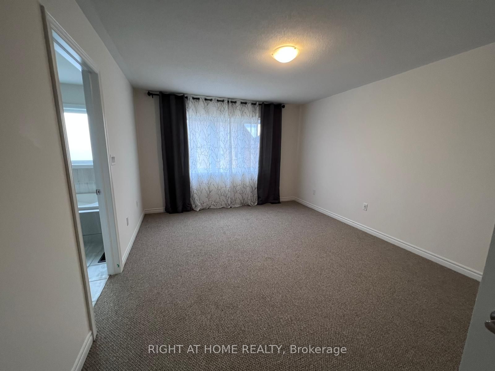 2250 Grainger Loop Property Photo 8