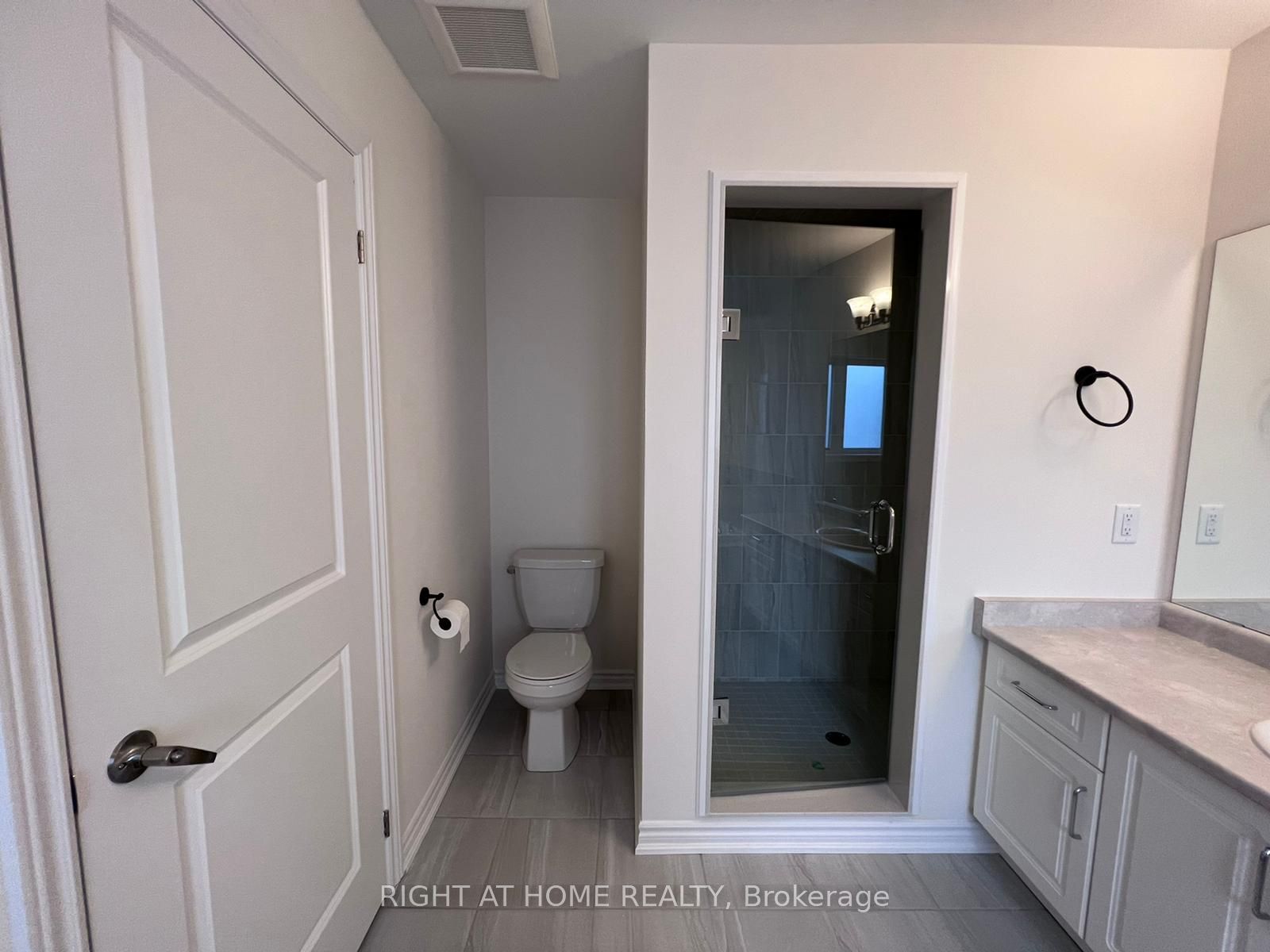 2250 Grainger Loop Property Photo 9