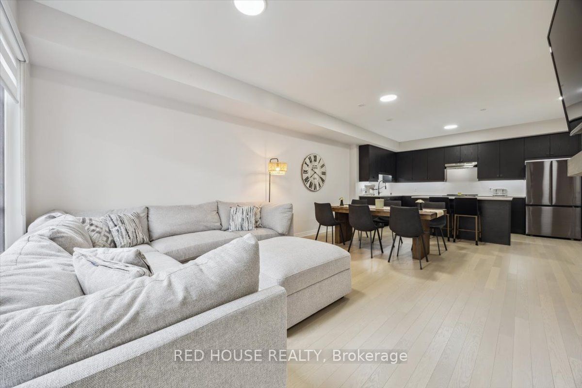 40 Baynes Way 7 Property Photo 4