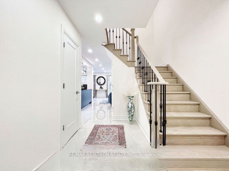 9 Checker Court Property Photo 3