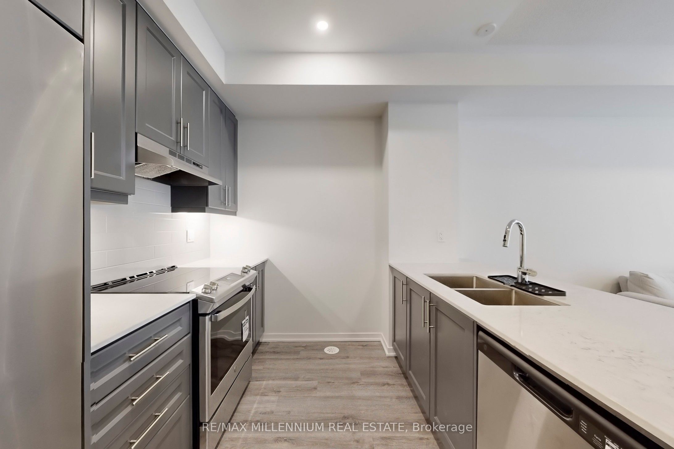 100 Honeycrisp Crescent Th 350 Property Photo 12